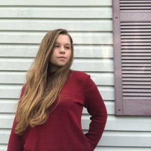 Meet your Posher, Adrienne